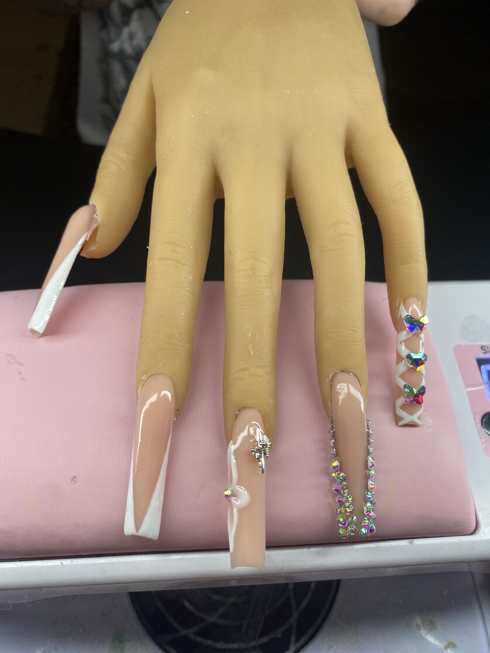 Pretty Paid Nails logo
